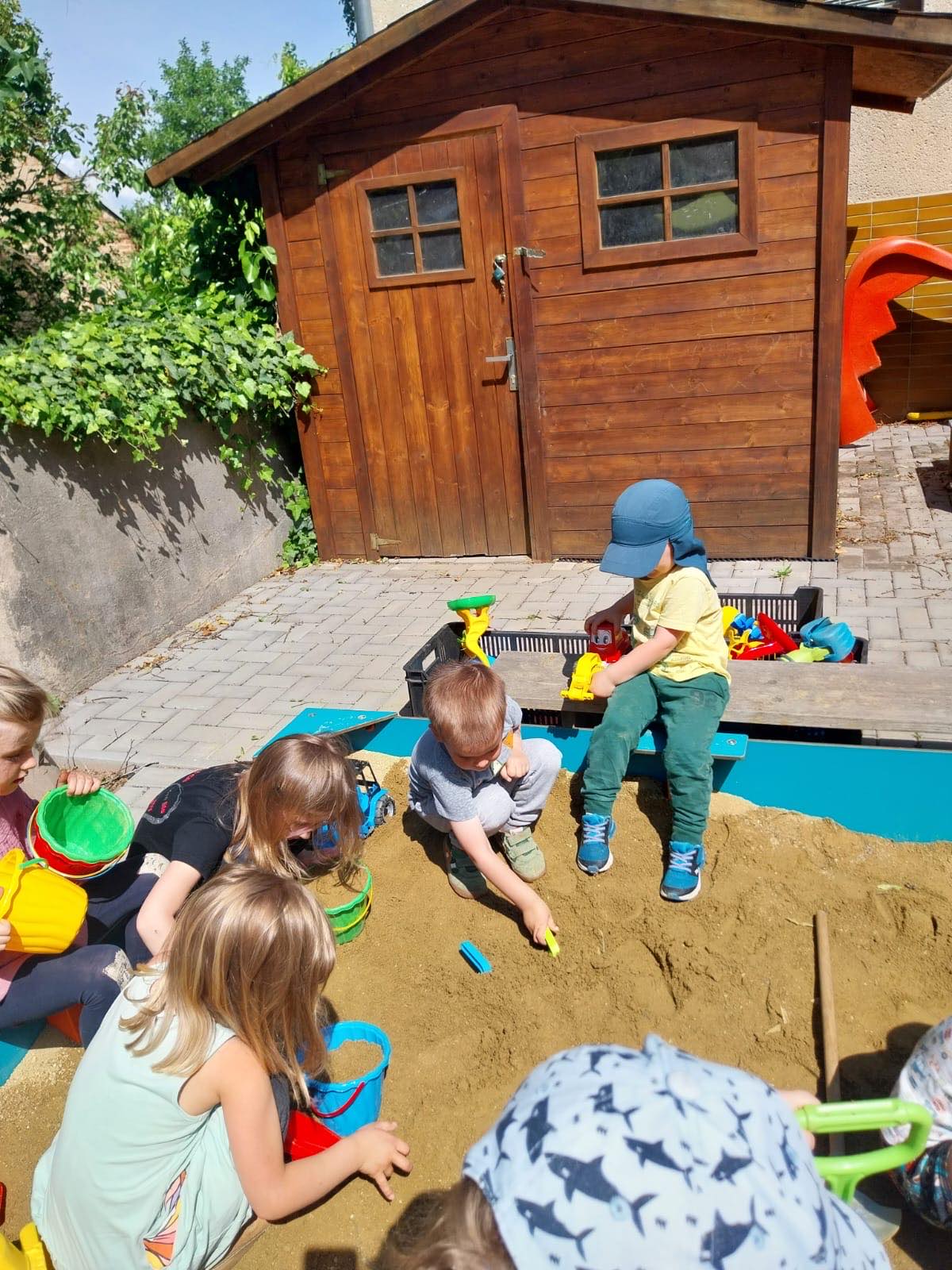 Nové pískoviště, zahrada MŠ Hradčany